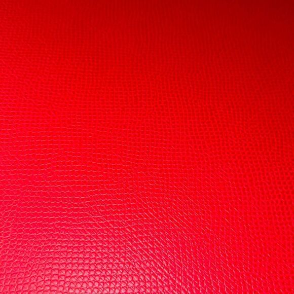 Tango Red Snakeskin Round Pebbled Faux Leather Vinyl Placemat set of 6 - Picture 4 of 8